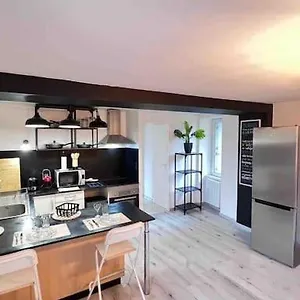 Logement Moderne Au Coeur Du Village Appartement